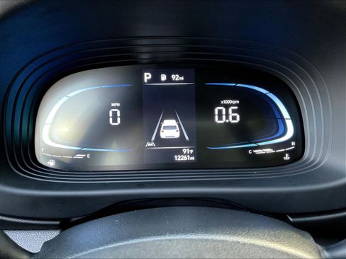 Used 2025 Hyundai Venue SE FWD image 12