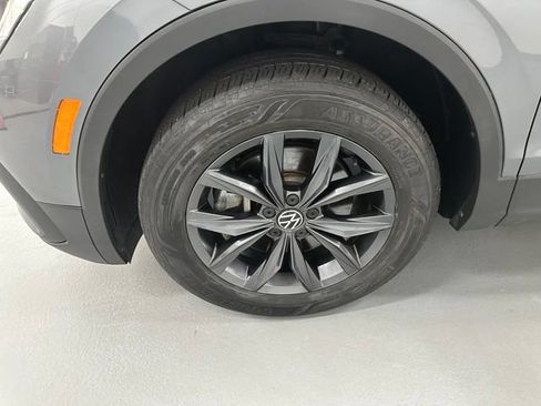 Used 2023 Volkswagen Tiguan SE AWD/4WD image 17