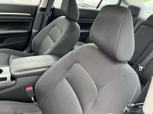 Used 2023 Nissan Altima 2.5 SV FWD image 11