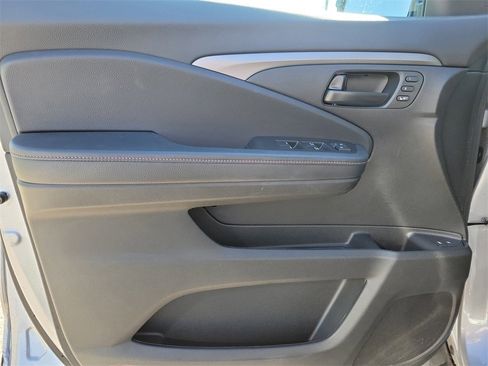 Used 2023 Honda Passport TrailSport image 17