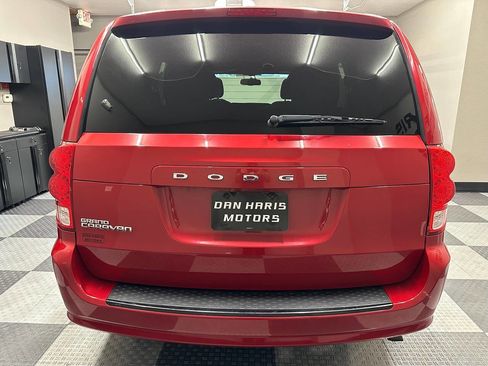 Used 2016 Dodge Grand Caravan SE image 9