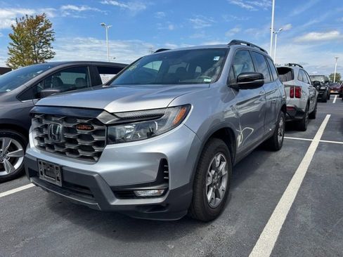 Used 2023 Honda Passport TrailSport image 3