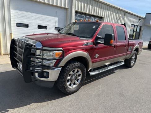 Used 2013 Ford F250 Lariat w/ Lariat Ultimate Pkg image 2