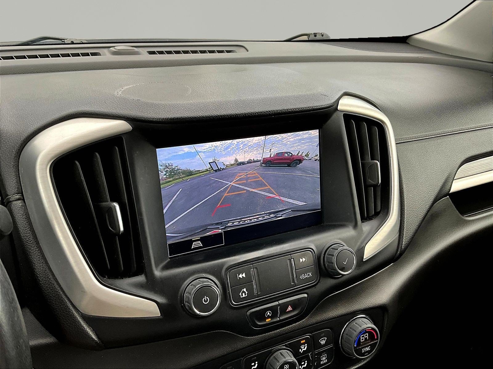 Used 2022 GMC Terrain SLT w/ LPO, 'HIT The Road' Package FWD image 14