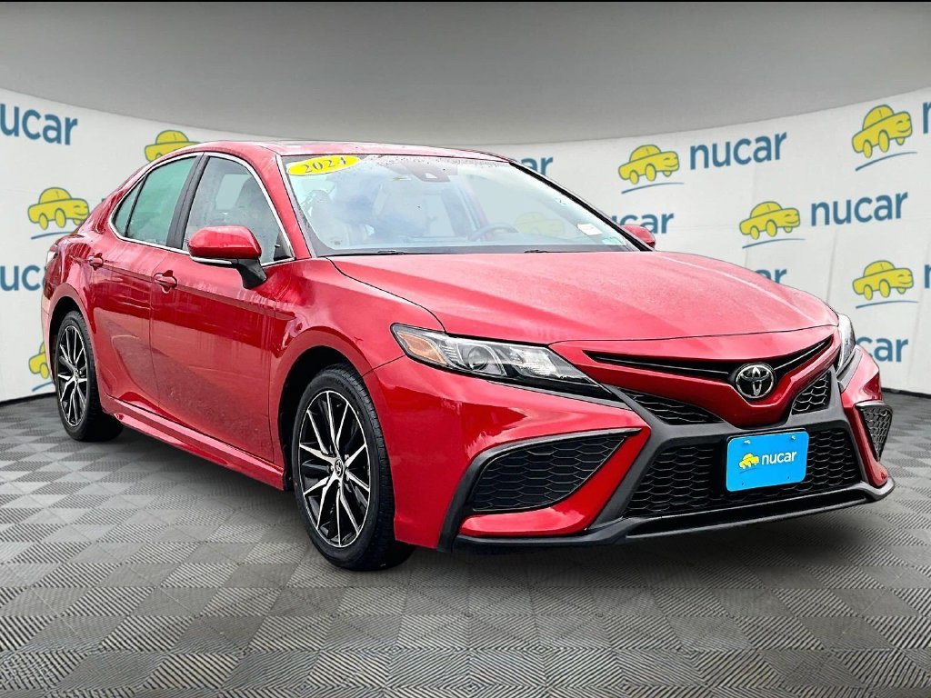 Used 2024 Toyota Camry SE w/ Cold Weather Package AWD/4WD image 1