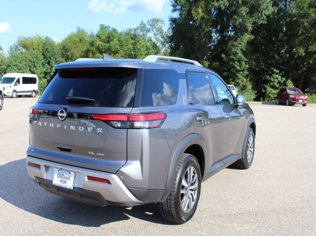 Used 2025 Nissan Pathfinder SL AWD/4WD image 6