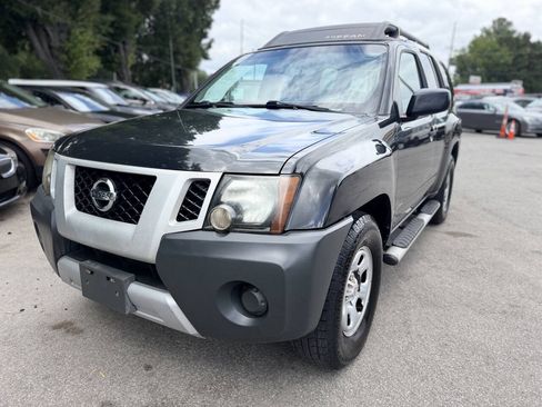 Used 2011 Nissan Xterra X RWD image 2