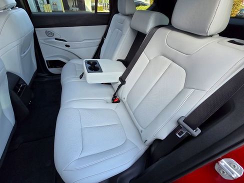 New 2026 Jeep Cherokee Laredo image 23