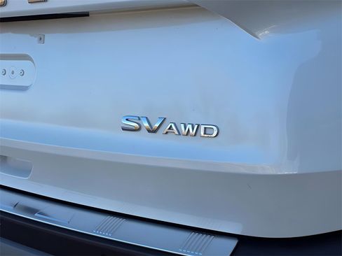 Used 2023 Nissan Rogue SV image 7