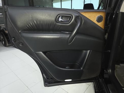 Used 2014 INFINITI QX80 4WD w/ Theater Package image 19