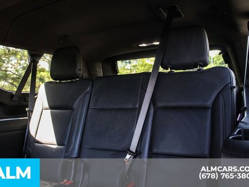 Used 2025 Chevrolet Suburban Z71 AWD/4WD image 18