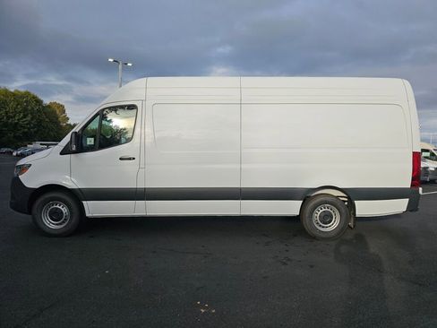 New 2025 Mercedes-Benz Sprinter 2500 image 3