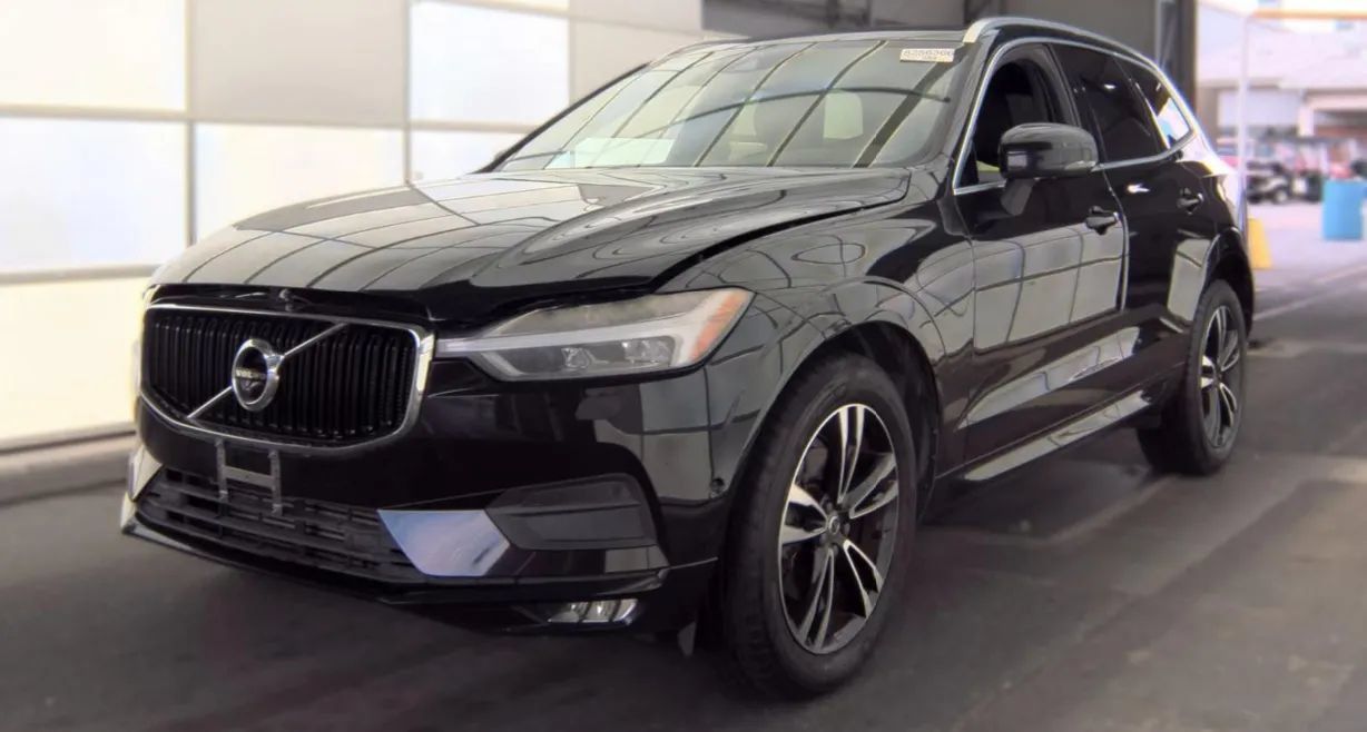 Used 2018 Volvo XC60 T6 Momentum w/ Convenience Package AWD/4WD image 1