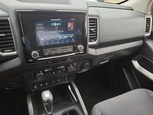 Used 2023 Nissan Frontier SV w/ SV Convenience Package RWD image 13