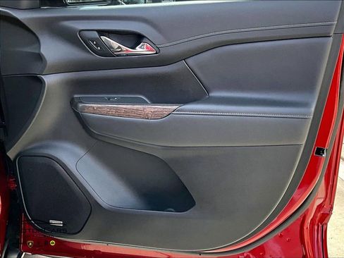 Used 2023 GMC Acadia Denali w/ Trailering Package image 21