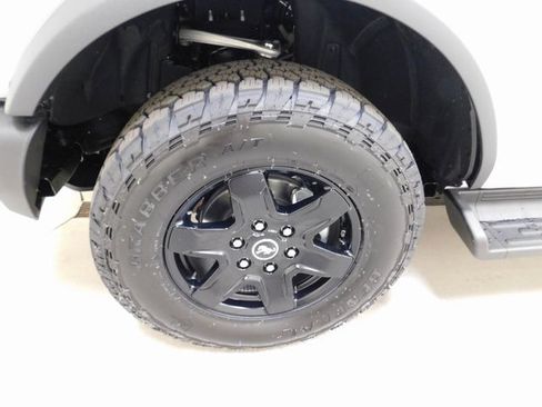 New 2025 Ford Bronco Outer Banks w/ Black Appearance Package image 11