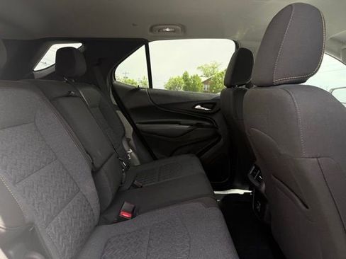 Used 2024 Chevrolet Equinox LT FWD image 31