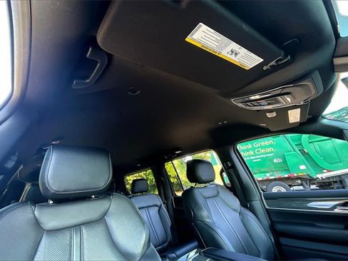 Used 2022 Jeep Wagoneer Series III image 24