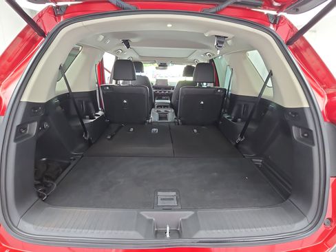 Used 2024 Honda Pilot Touring image 13