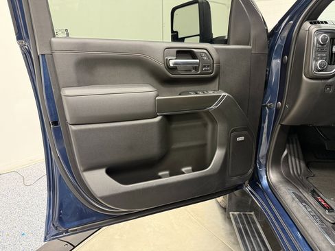 Used 2023 GMC Sierra 2500 AT4 image 9