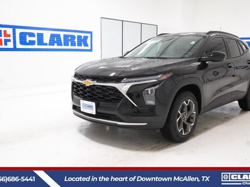 New 2026 Chevrolet Trax LT w/ LT Convenience Package image 1