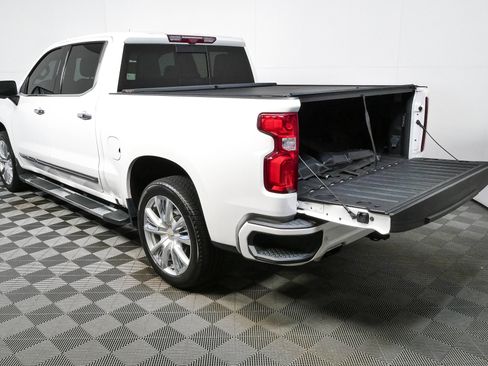 Used 2023 Chevrolet Silverado 1500 High Country w/ High Country Premium Package AWD/4WD image 28