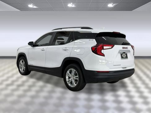 Used 2023 GMC Terrain SLE w/ Driver Convenience Package FWD image 3