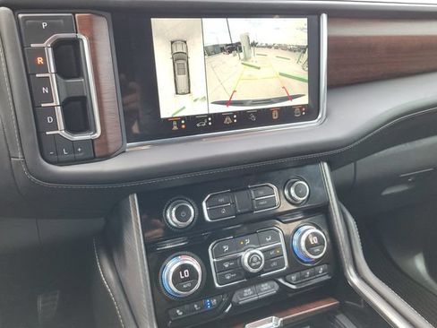 Used 2023 GMC Yukon XL Denali Ultimate AWD/4WD image 19
