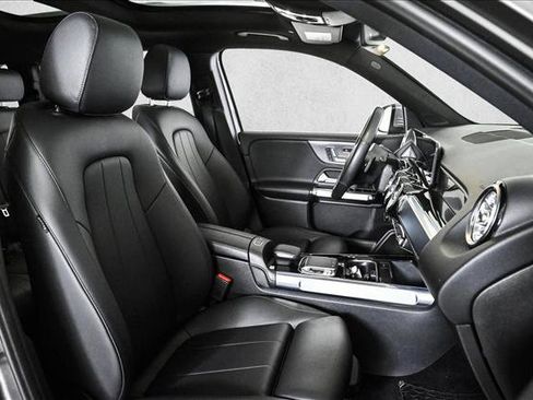 Used 2020 Mercedes-Benz GLB 250 4MATIC image 23