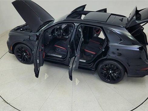 Used 2022 Bentley Bentayga Speed image 81