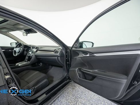 Used 2019 Honda Civic EX image 38