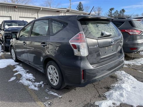 Used 2016 Toyota Prius V Four image 3