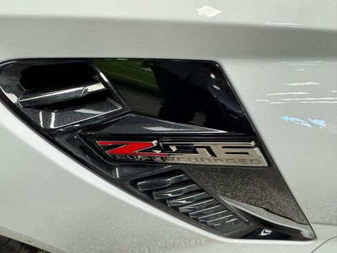 Used 2015 Chevrolet Corvette Z06 w/ 3LZ Preferred Equipment Group RWD image 34