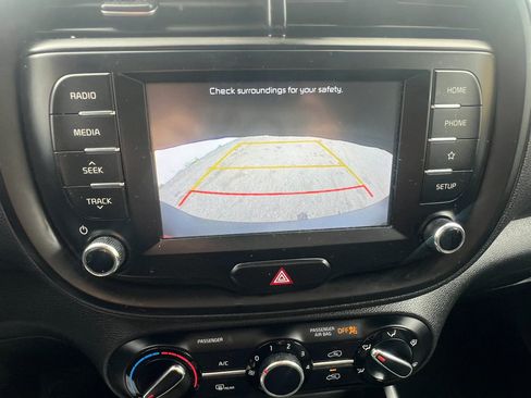 Used 2020 Kia Soul S FWD image 26