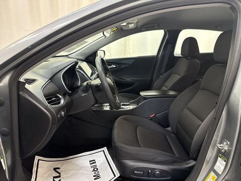 Used 2024 Chevrolet Malibu LT FWD image 12