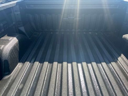 Used 2025 Chevrolet Silverado 1500 LTZ w/ LTZ Premium Package AWD/4WD image 8