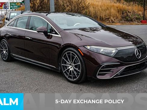Used 2024 Mercedes-Benz EQS 580 4MATIC Sedan image 3