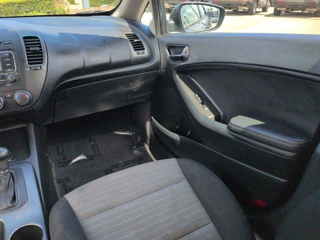 Used 2016 Kia Forte LX FWD image 16