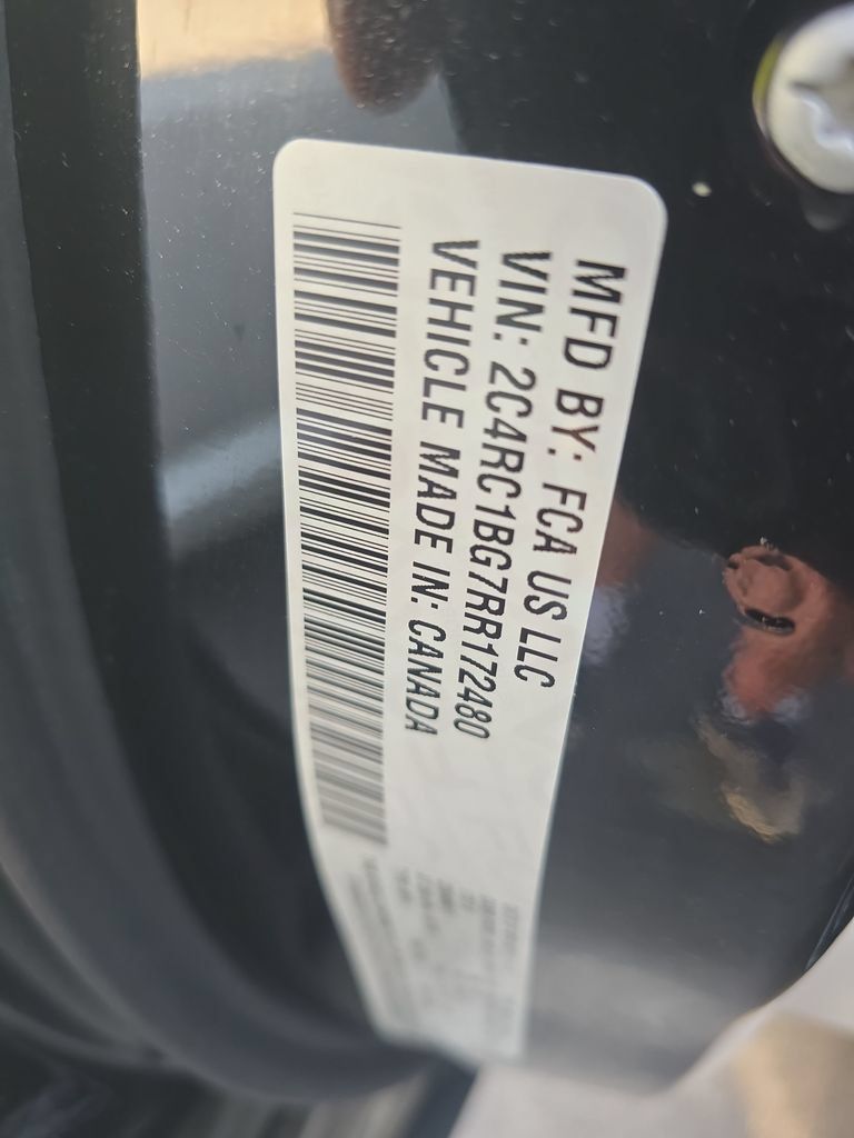 Used 2024 Chrysler Pacifica Touring-L FWD image 24