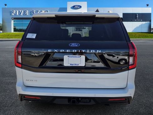 New 2026 Ford Expedition Active image 6