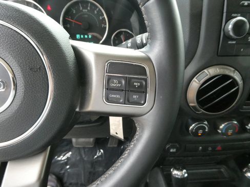 Used 2018 Jeep Wrangler Sport AWD/4WD image 18