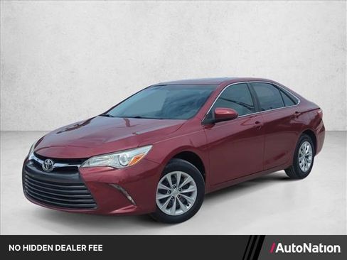 Used 2017 Toyota Camry LE FWD image 1