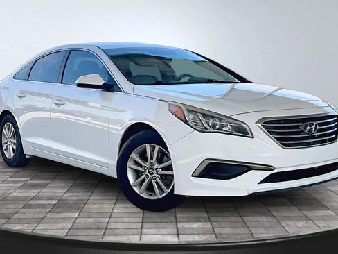 Used 2017 Hyundai Sonata SE FWD image 3