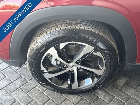 Used 2025 Chevrolet Trax RS w/ Sunroof Package image 10