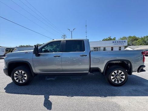 Used 2024 Chevrolet Silverado 2500 Custom w/ Custom Value Package AWD/4WD image 6