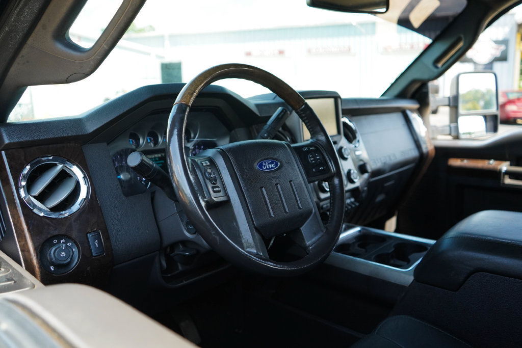 Used 2016 Ford F250 Platinum w/ FX4 Off-Road Package AWD/4WD image 6