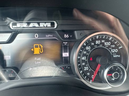 Used 2022 RAM 1500 Laramie AWD/4WD image 13