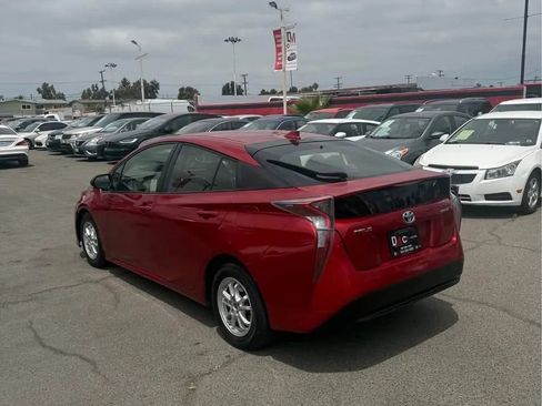 Used 2016 Toyota Prius Three FWD image 4