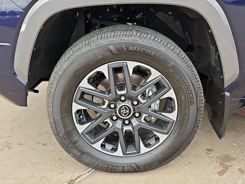 Used 2024 Toyota Tundra Limited image 5
