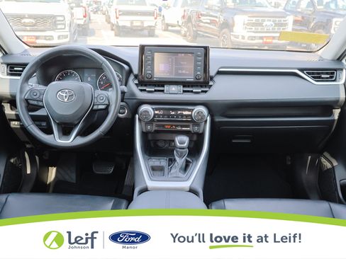 Used 2021 Toyota RAV4 XLE Premium image 35